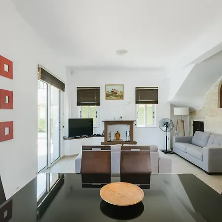 Villa Chrysanthemum 3 Bedroom Pafos